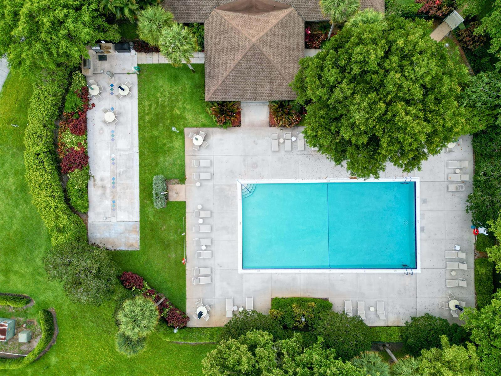 Building Photo - 4030 W Palm Aire Dr