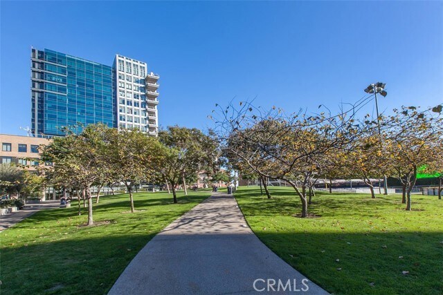 Building Photo - 525 N 11th Ave