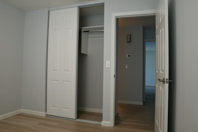 Building Photo - 145 Evergreen Way