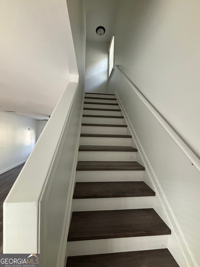 Building Photo - 200 Wellisford Ct