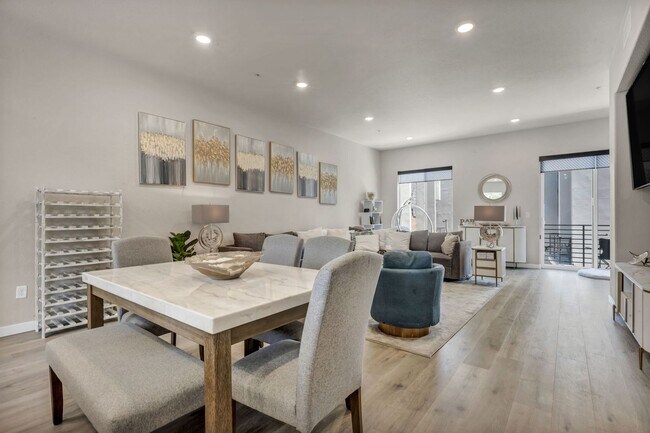 Building Photo - Fully Furnished Modern Townhome with utilities included and flexible lease options available