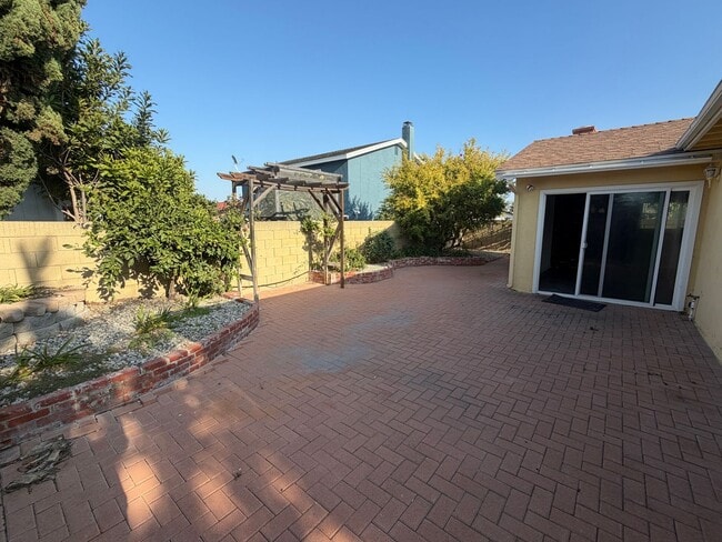 Building Photo - Harbor City- Single Family Home