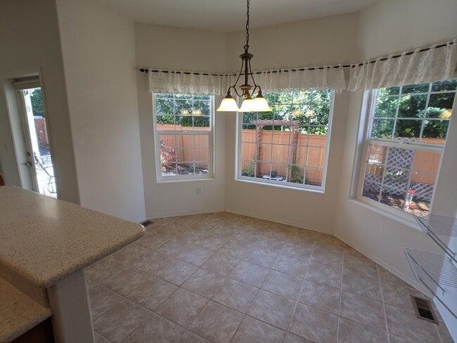 Building Photo - 3 bed 2 bath in Sequim
