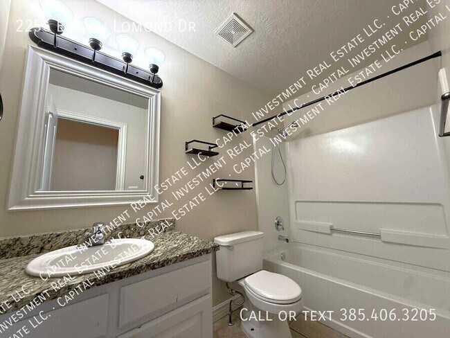 Building Photo - 2256 Loch Lomond Dr