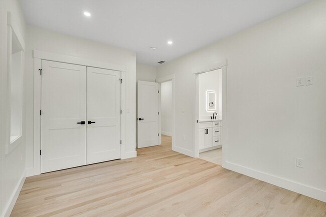 Building Photo - 22 Estabrook Rd