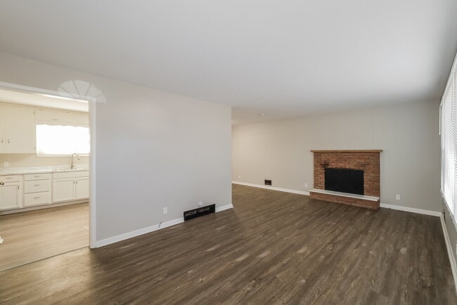 Building Photo - 1202 Baltimore St