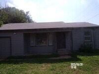 Building Photo - centrally located $200.00 off 1st  full month's rent