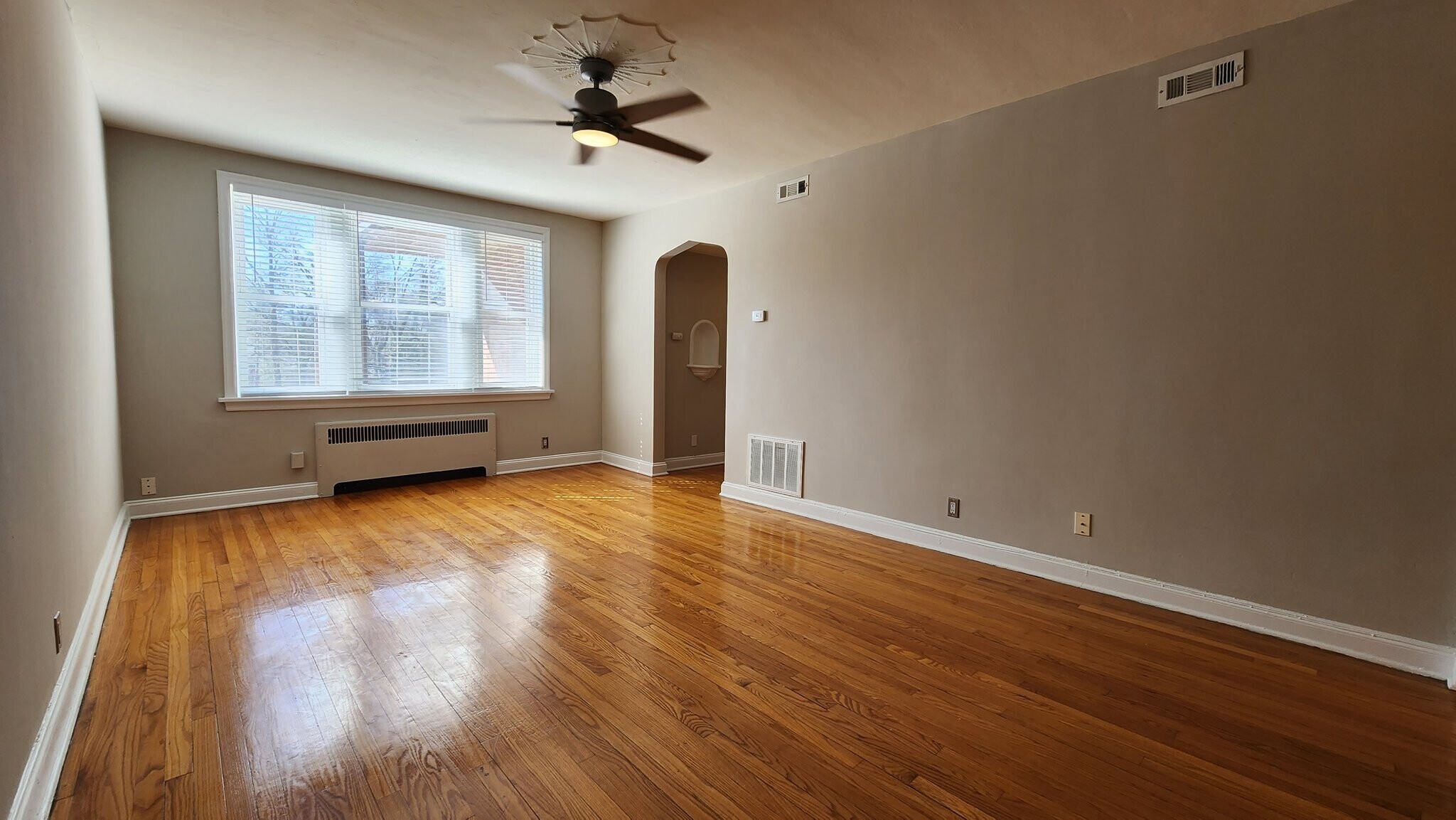 Building Photo - 7512 Cromwell Dr