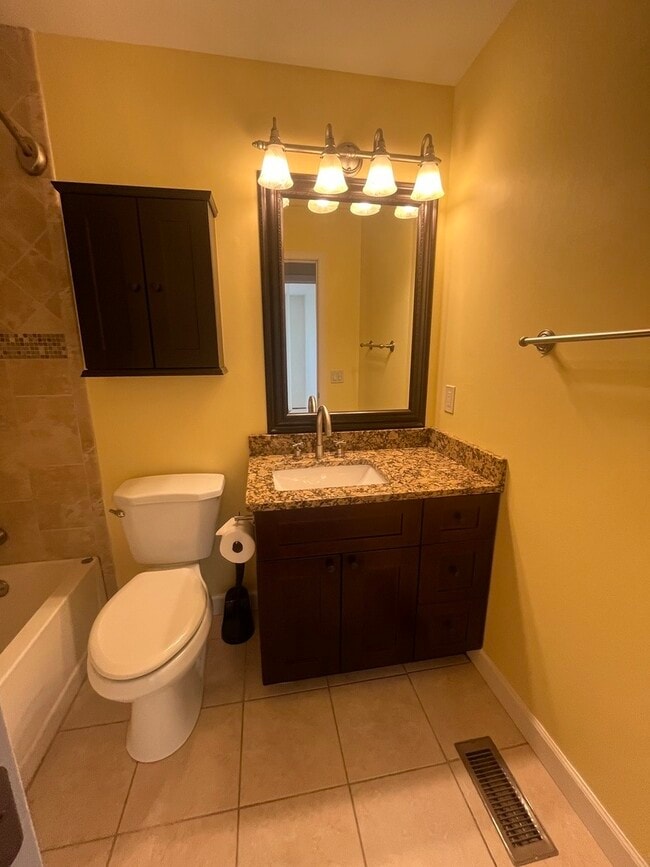 Building Photo - 1748 Brookdale Rd