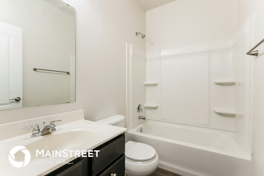 Building Photo - 6041 Edgemont Way