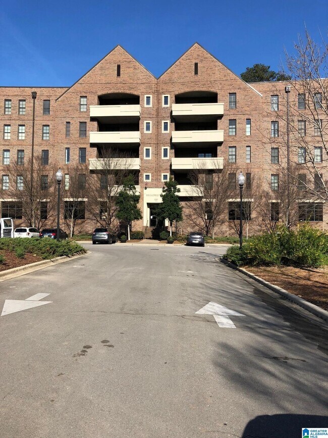 Building Photo - 1040 Broadway St