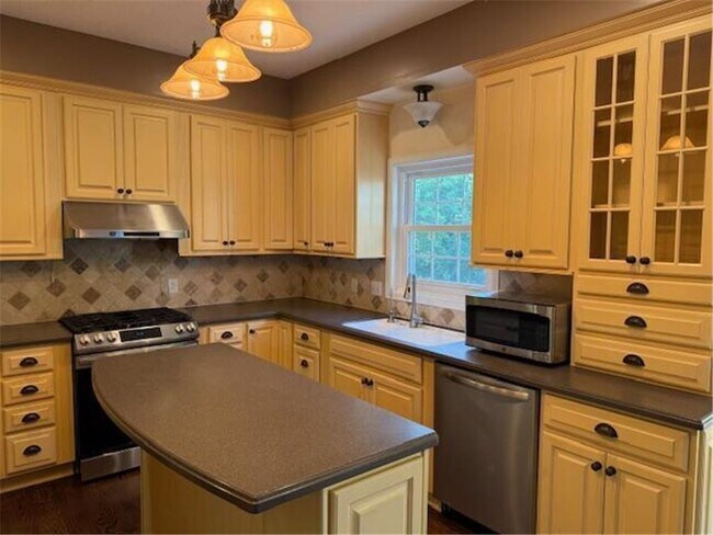 Building Photo - 4046 Albany Cir