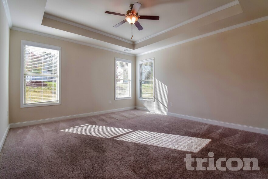 Building Photo - 3990 Bella View Ln