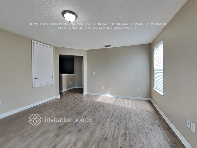 Building Photo - 1812 Oak Pond St