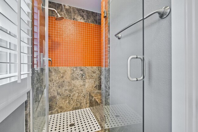 Building Photo - Gorgeous Morgan Park Refreshed for Immediate Move-In! Must see!