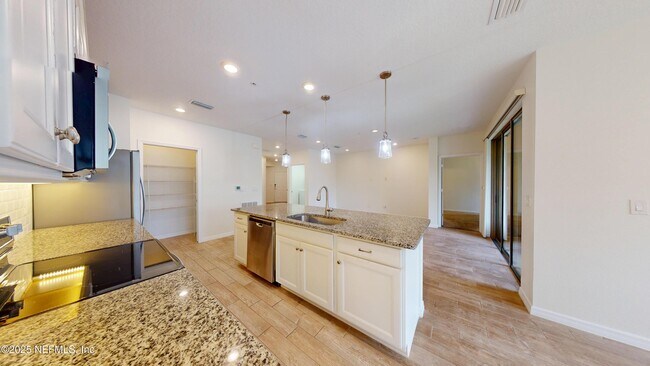 Building Photo - 585 Orchard Pass Ave