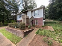 Building Photo - 712 Park Dr