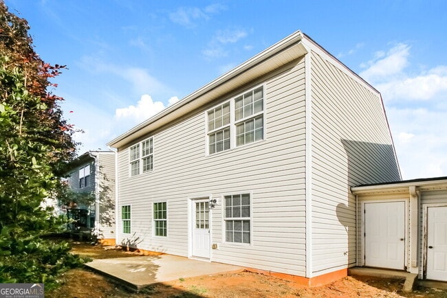 Building Photo - 60 Meadowridge Dr