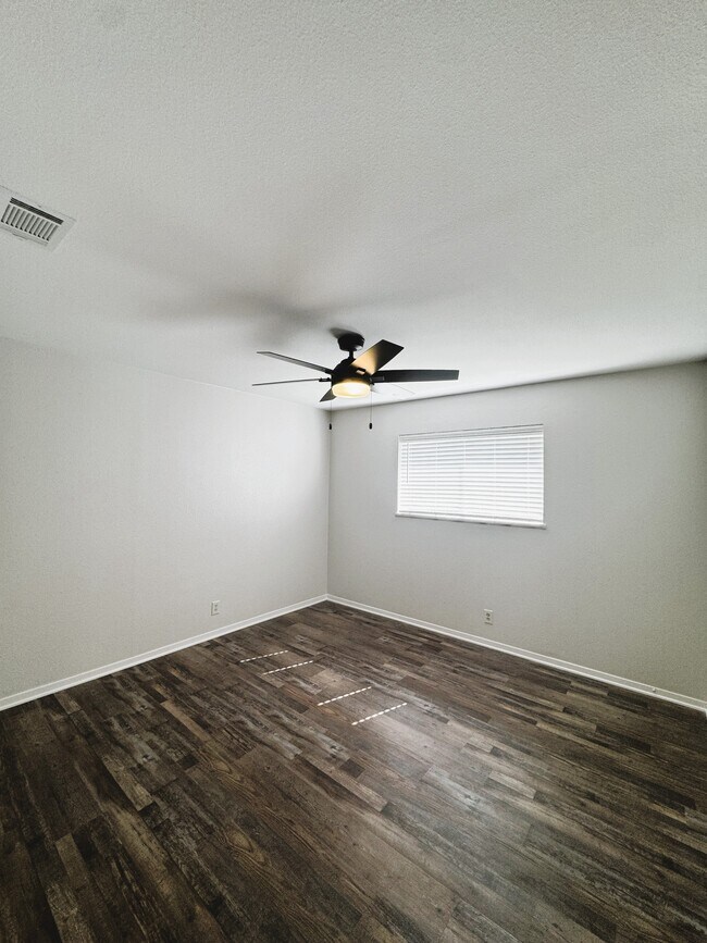 Building Photo - 714 McClenny Dr