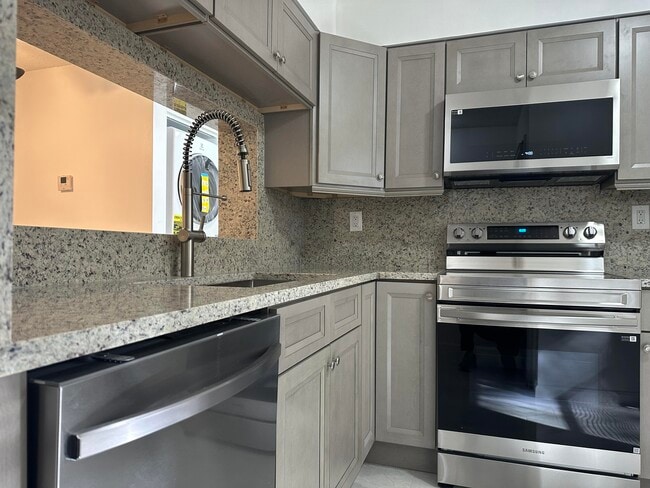 Building Photo - 3130 Millwood Terrace