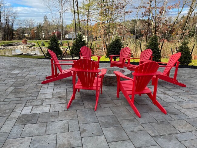 Building Photo - 1112 West Creek Lane