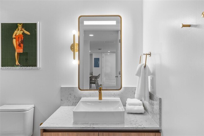 Building Photo - 159 NE 6th St