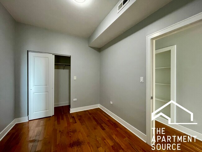 Building Photo - 4736 W Armitage Ave