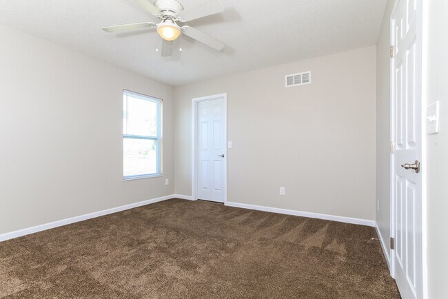 Building Photo - 281 Timber Hill Dr