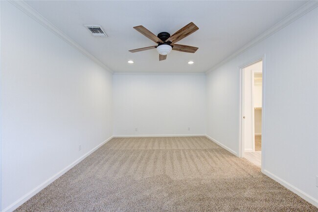 Building Photo - 2523 Anniston Dr