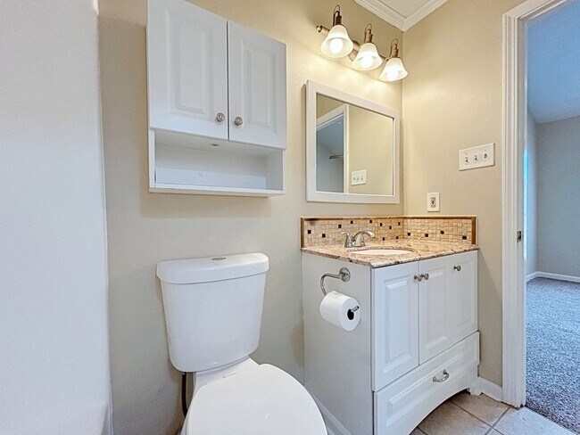 Building Photo - Prime 3 Bed, 2.5 Bath with Fireplace & Fenced Patio!