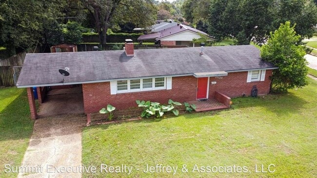 Building Photo - 3 br, 1 bath House - 2608 E. Cavett Dr.