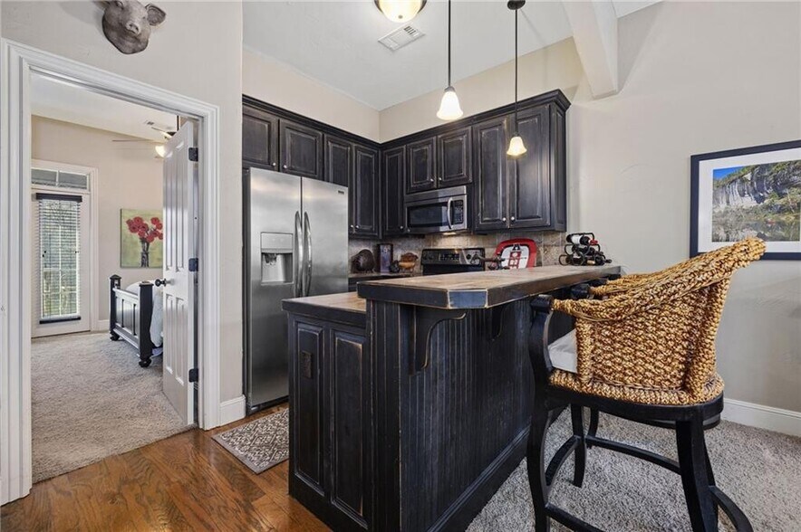 Building Photo - 18 N Olive Ave