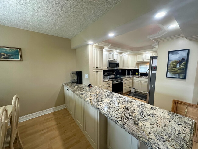 Building Photo - 8921 S Hollybrook Blvd