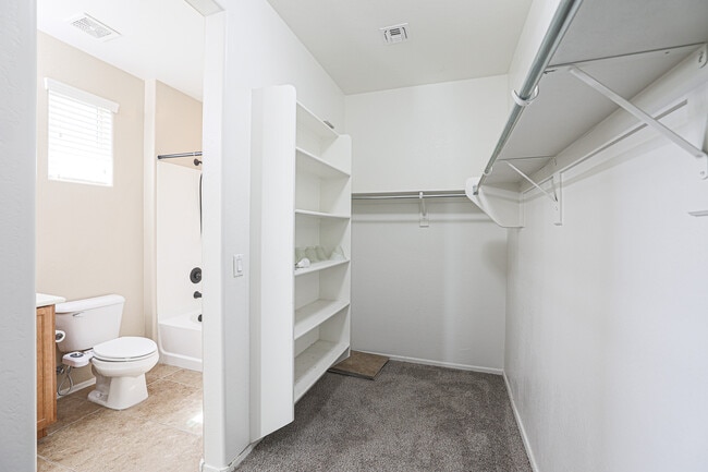 Building Photo - 14903 W Georgia Dr
