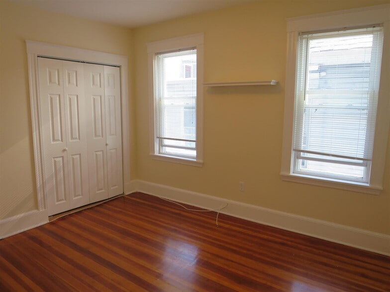 Building Photo - 3 Harris St