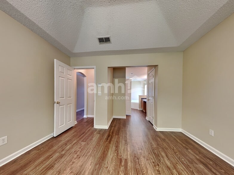 Building Photo - 334 Turtle Dove Dr