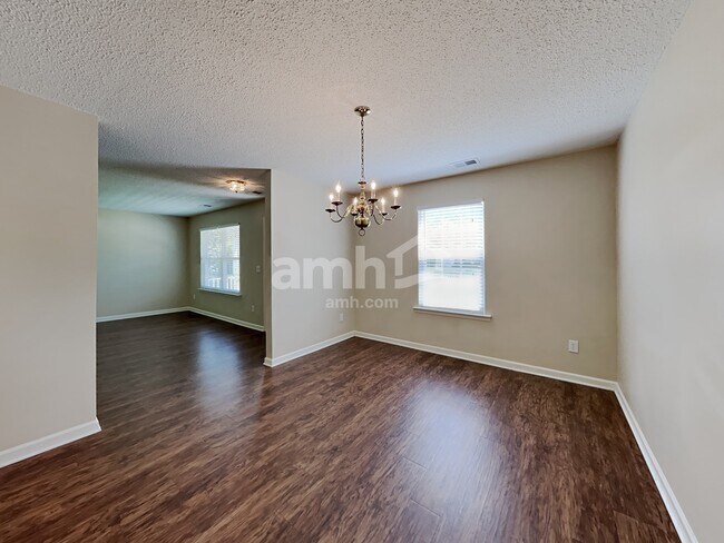 Building Photo - 347 Dogwood Creek Pl