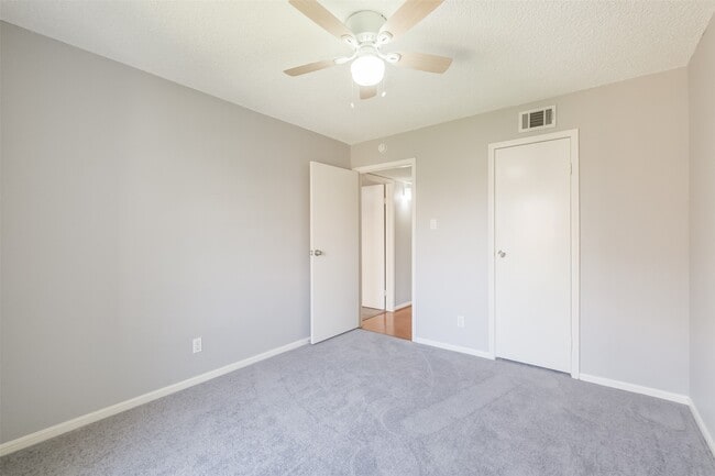 Building Photo - 3100 Jeanetta St