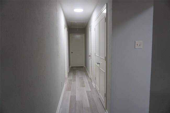 Building Photo - 1915 Normal Park Dr