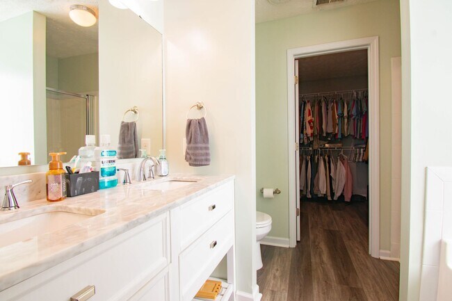 Building Photo - Coming Soon! 3 Bedroom 2.5 Bathroom with Large Fence Yard