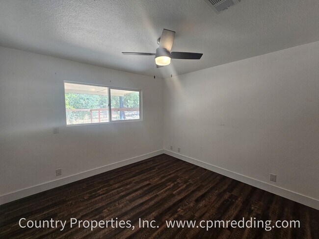 Building Photo - Remodeled Spacious House with Shop on 5 Ac...