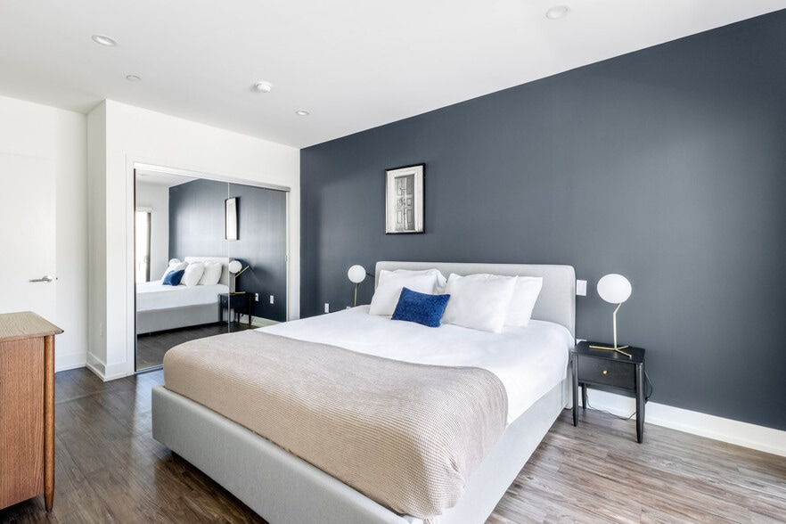 Building Photo - 409 Hayworth Ave