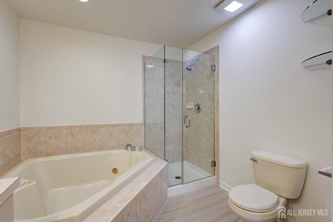 Building Photo - 100 Forest Dr