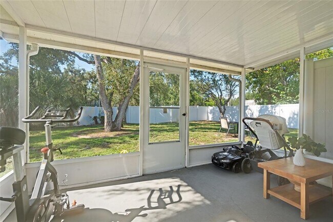 Building Photo - 3308 W Van Buren Dr