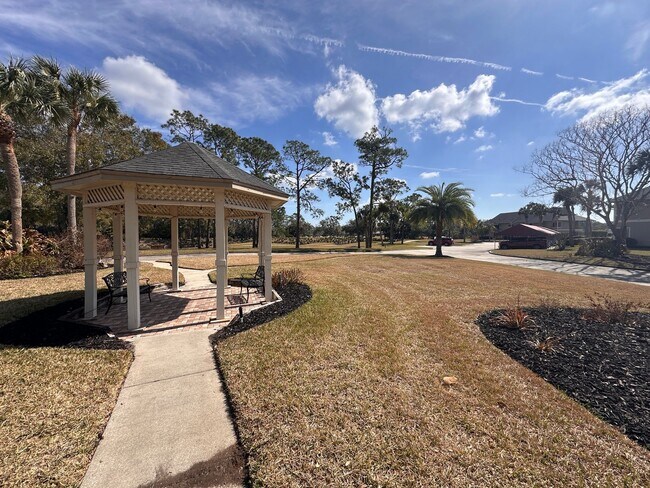 Building Photo - 2 Bedroom 2 Bath in Plantation Bay in Ormond Beach