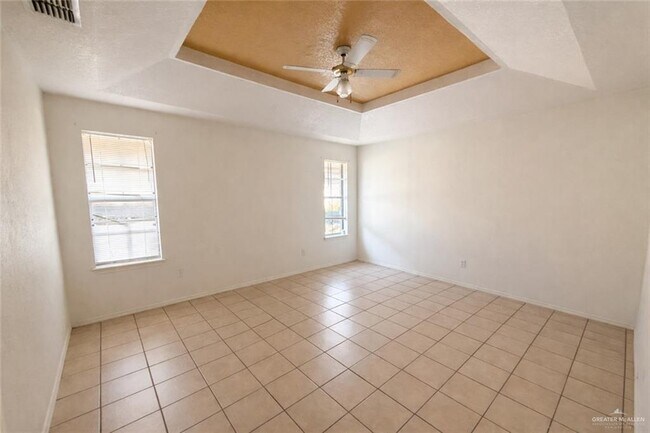 Building Photo - 607 Gastel Cir