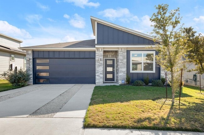 Building Photo - 13721 Lubeck Dr