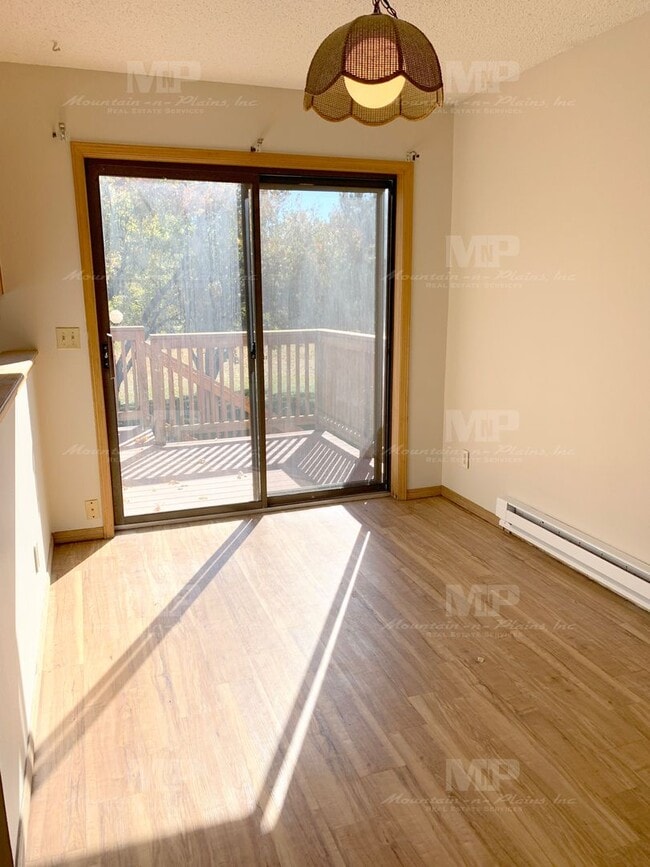 Building Photo - 531 Strachan Dr