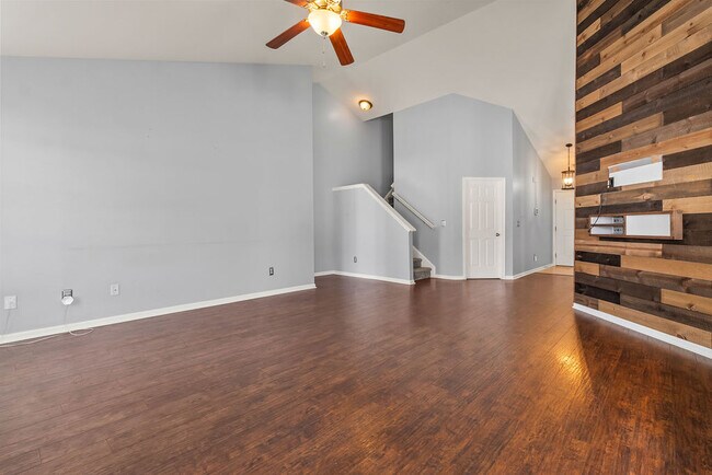 Building Photo - Winslow Home