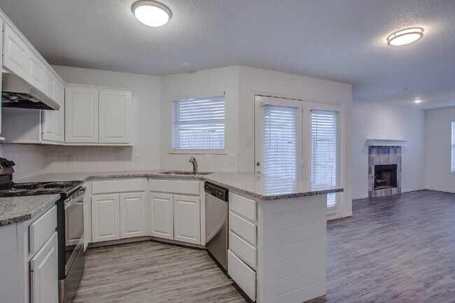 Building Photo - Updated 3/2/2 in Cooper!